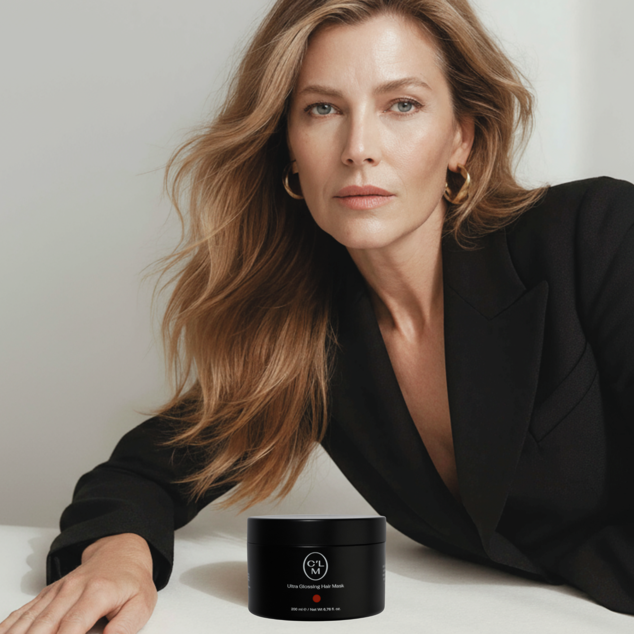 Maitinamoji žvilgesio suteikianti plaukų kaukė su makadamijų aliejumi