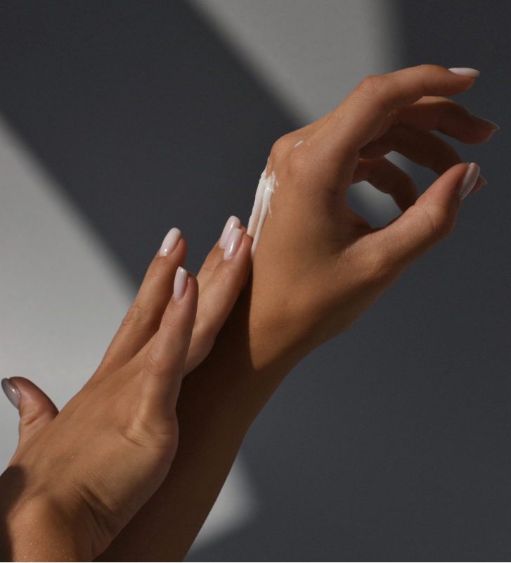 Maitinantis ir greitai įsigeriantis rankų kremas