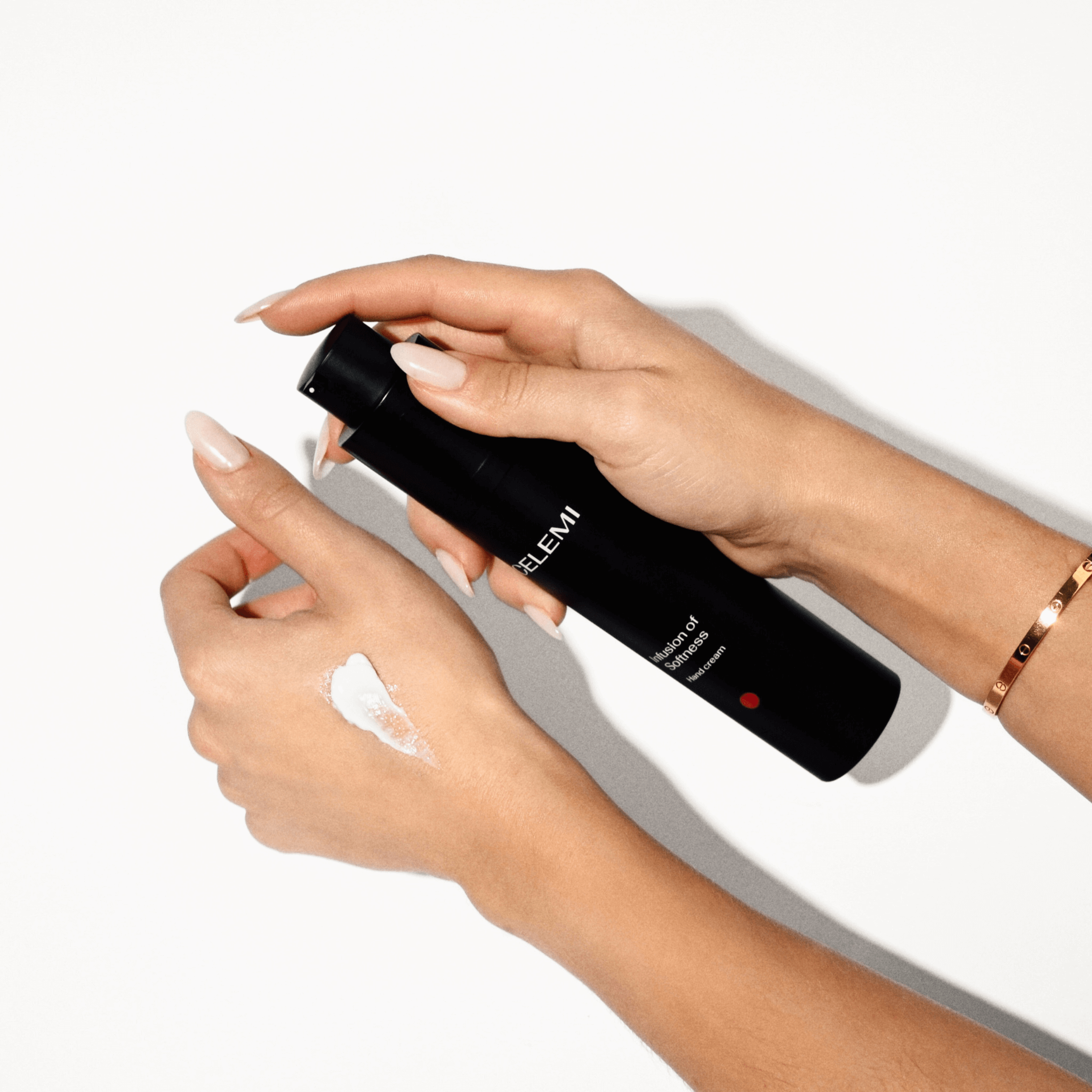 Maitinantis ir greitai įsigeriantis rankų kremas