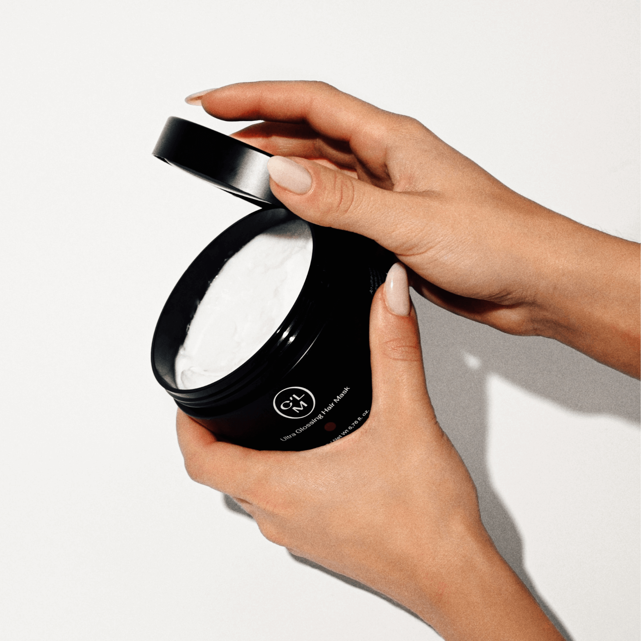 Plaukus atstatantis ir žvilgesio suteikiantis plaukų kaukių rinkinys